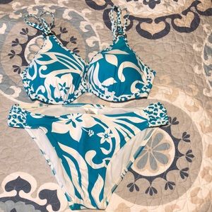 Underwire bikini set!!